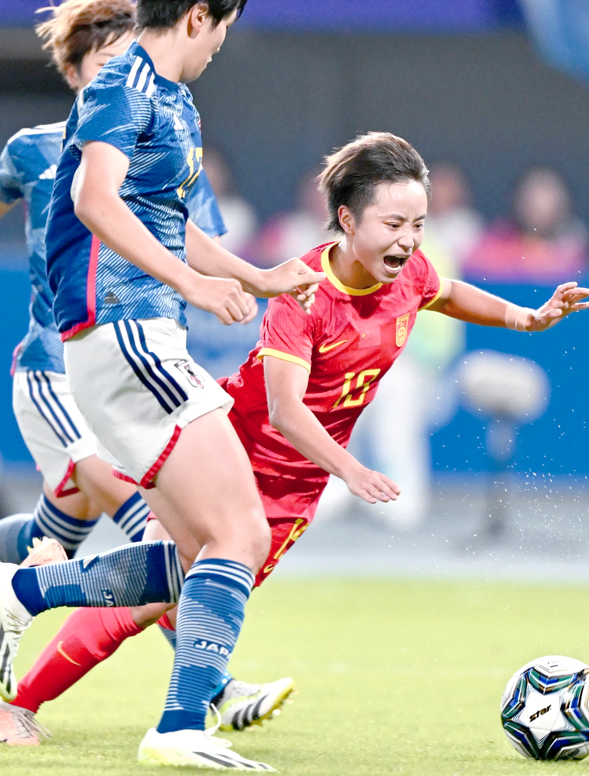 一往无前！中国女足实现比赛逆袭