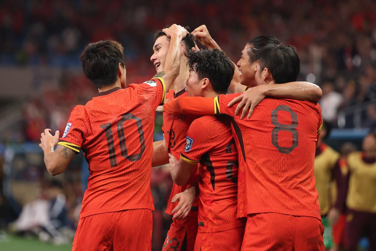 顶级亚洲球队激战,赛场上掀起风波 顶级亚洲球队激战,赛场上掀起风波