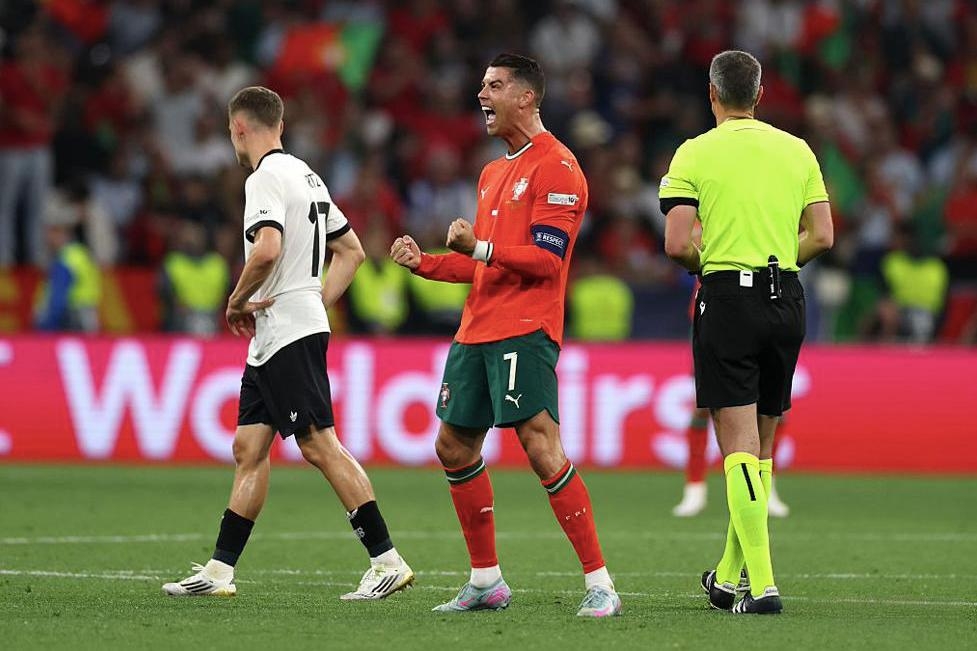 包含欧洲杯热门球队遭遇意外,小组出线形势不明的词条 包含欧洲杯热门球队遭遇意外,小组出线形势不明的词条