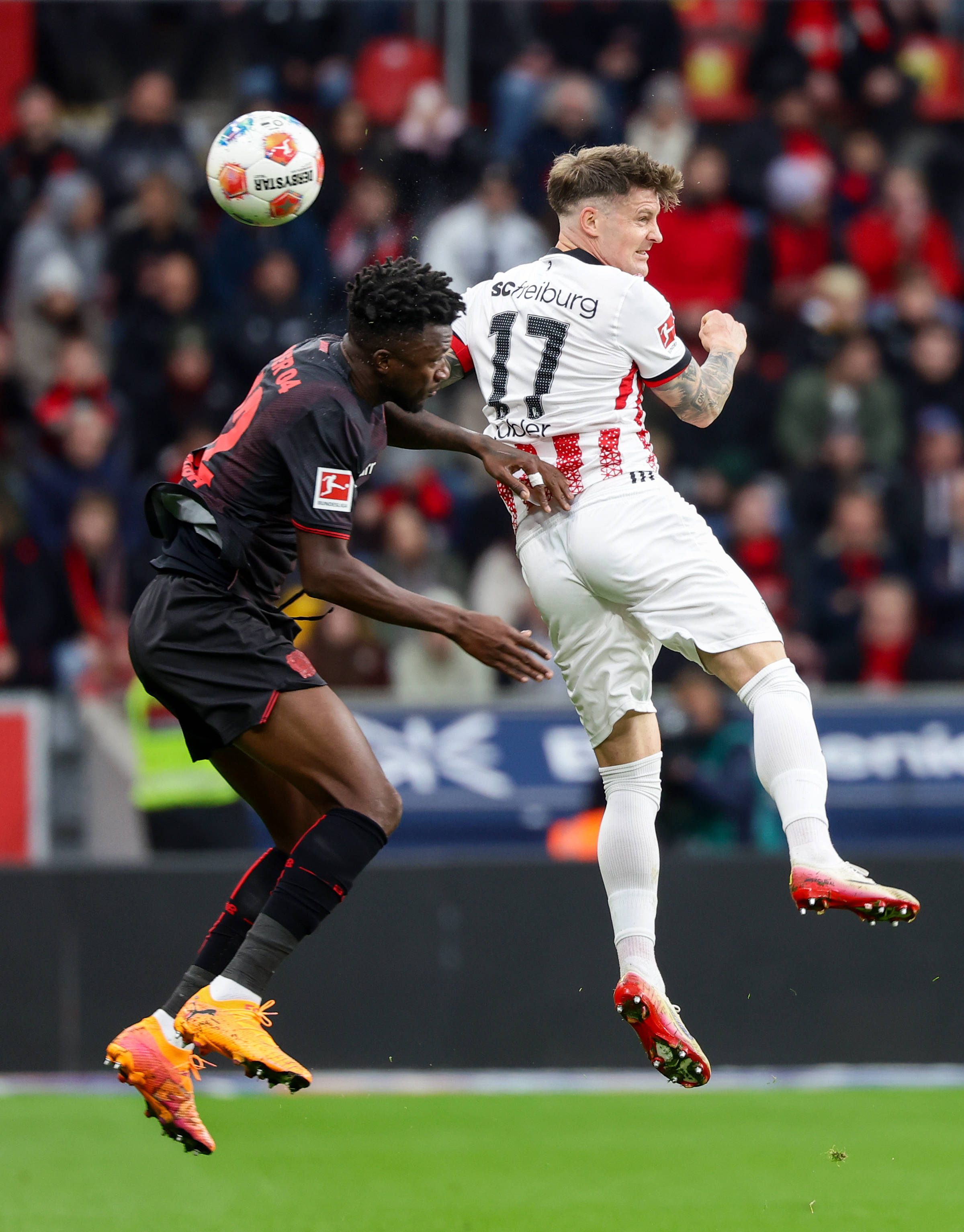 勒沃库森队在比赛中展现实力 勒沃库森队在比赛中展现实力