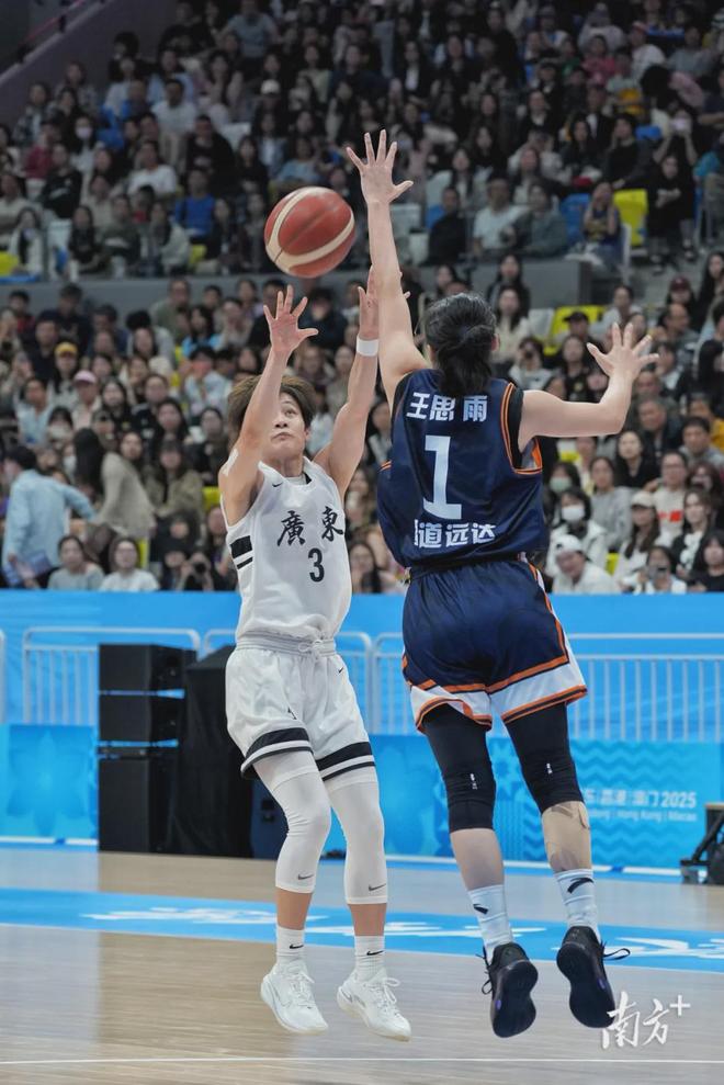 广东队夺冠在望，新疆反目成仇