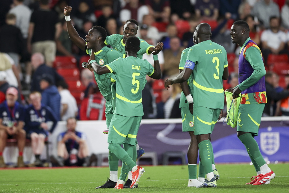 爱游戏入口-足球友谊赛中看到欧洲国家队壮丽的胜利